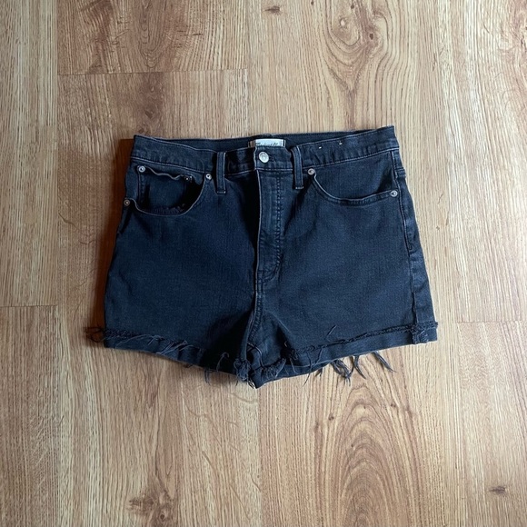 Madewell Classic Black Denim Women's Shorts - Picture 2 of 7